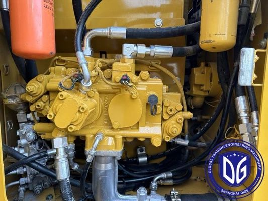 313D2GC حفاری 13 تن استفاده شده گوزن با طراحی کامپکت برای فضاهای تنگ