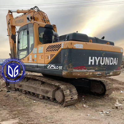 استفاده شده Hyundai 225 22.5Ton Excavator Excavator متوسط در دسترس در حال حاضر