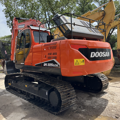 بیل مکانیکی ارزان قیمت Doosan DX225، نوع خزنده، وضعیت عالی